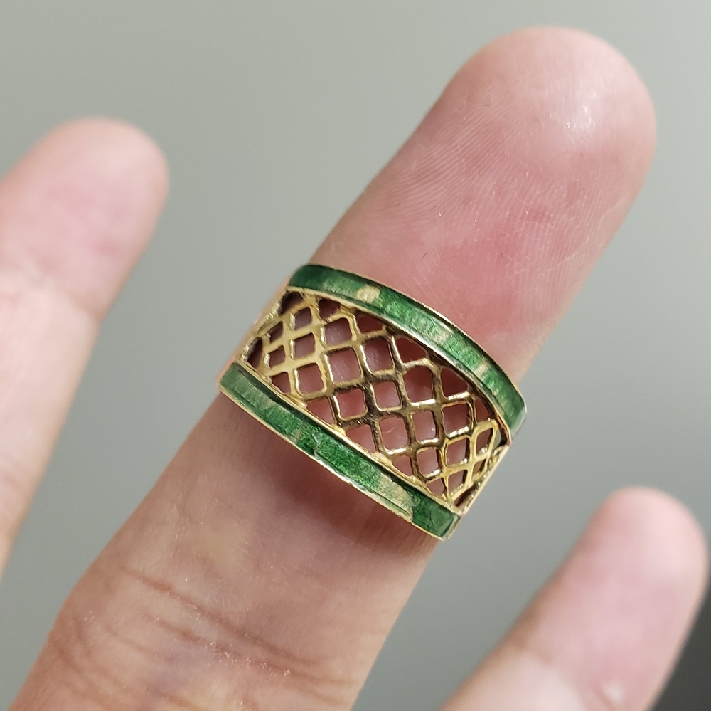 14k solid yellow gold band size 7.5 - Picture 3 of 8